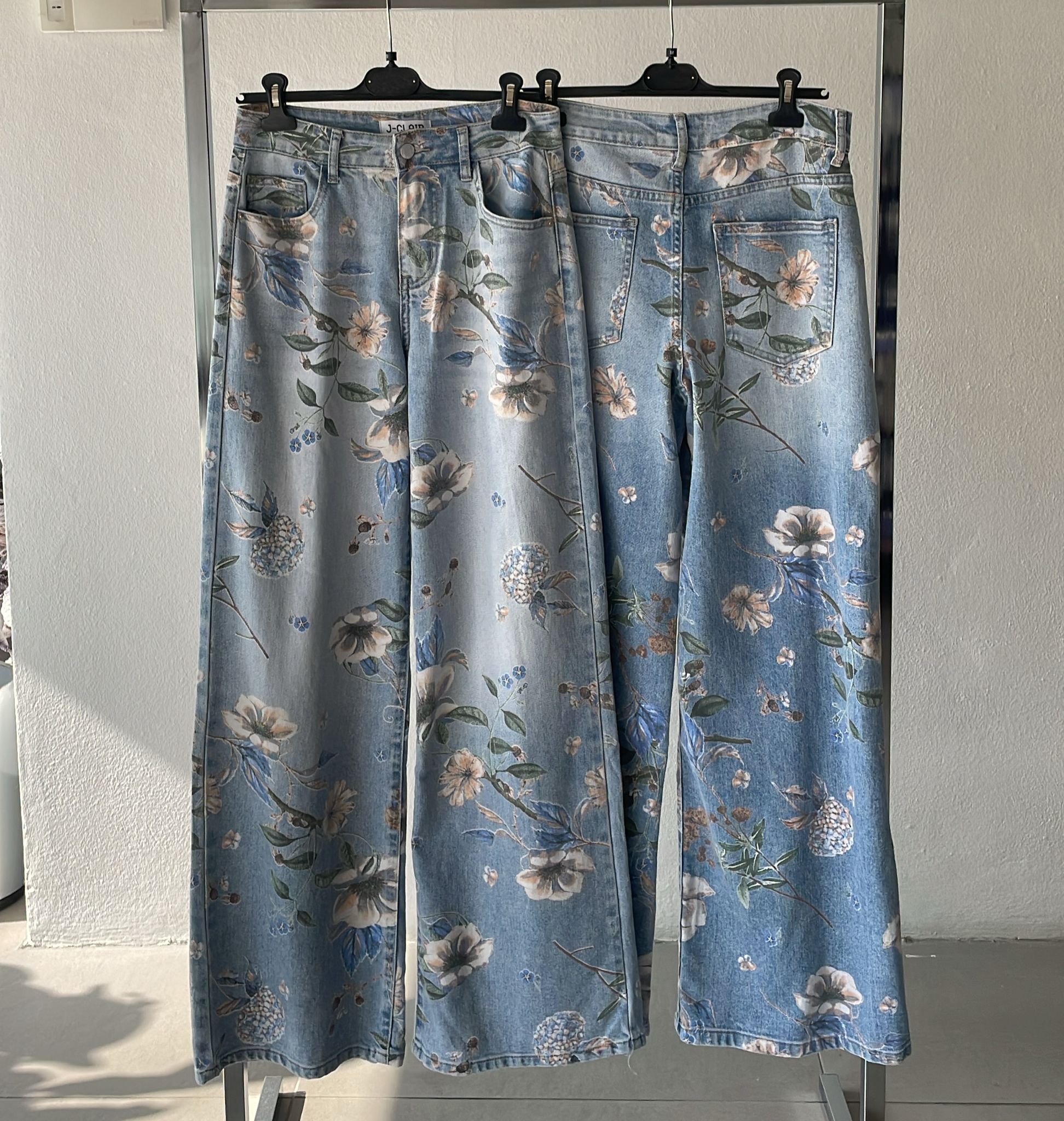 Фото Joie Clair (J-Clair)