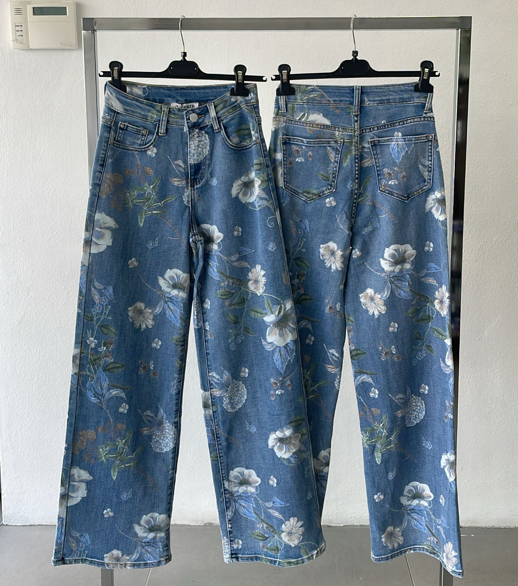 Фото Joie Clair (J-Clair)