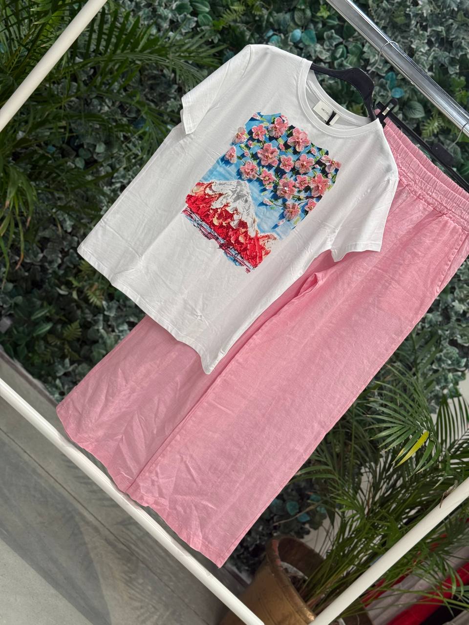 Amelie Follies (Michelle)