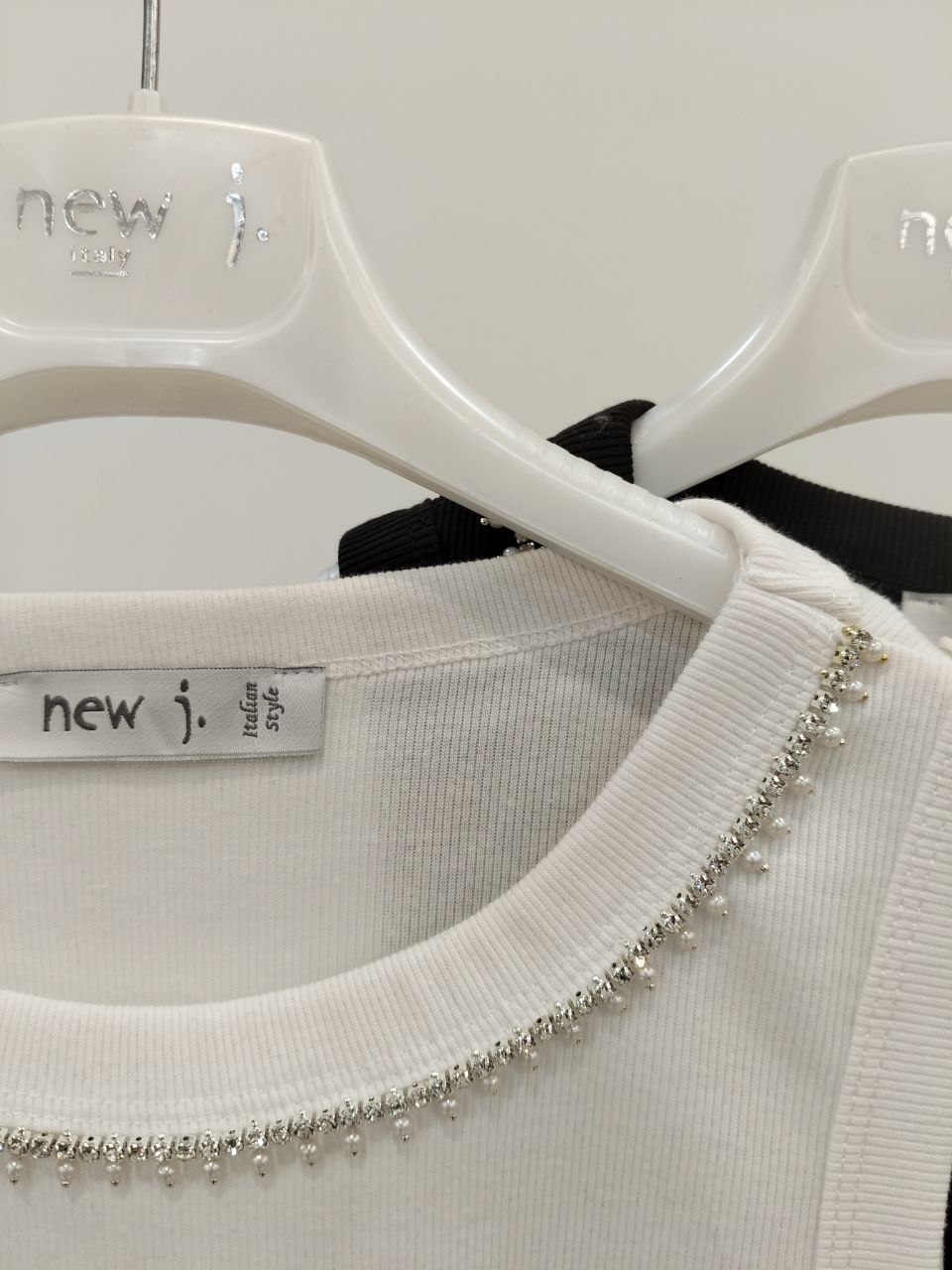 Фото New J