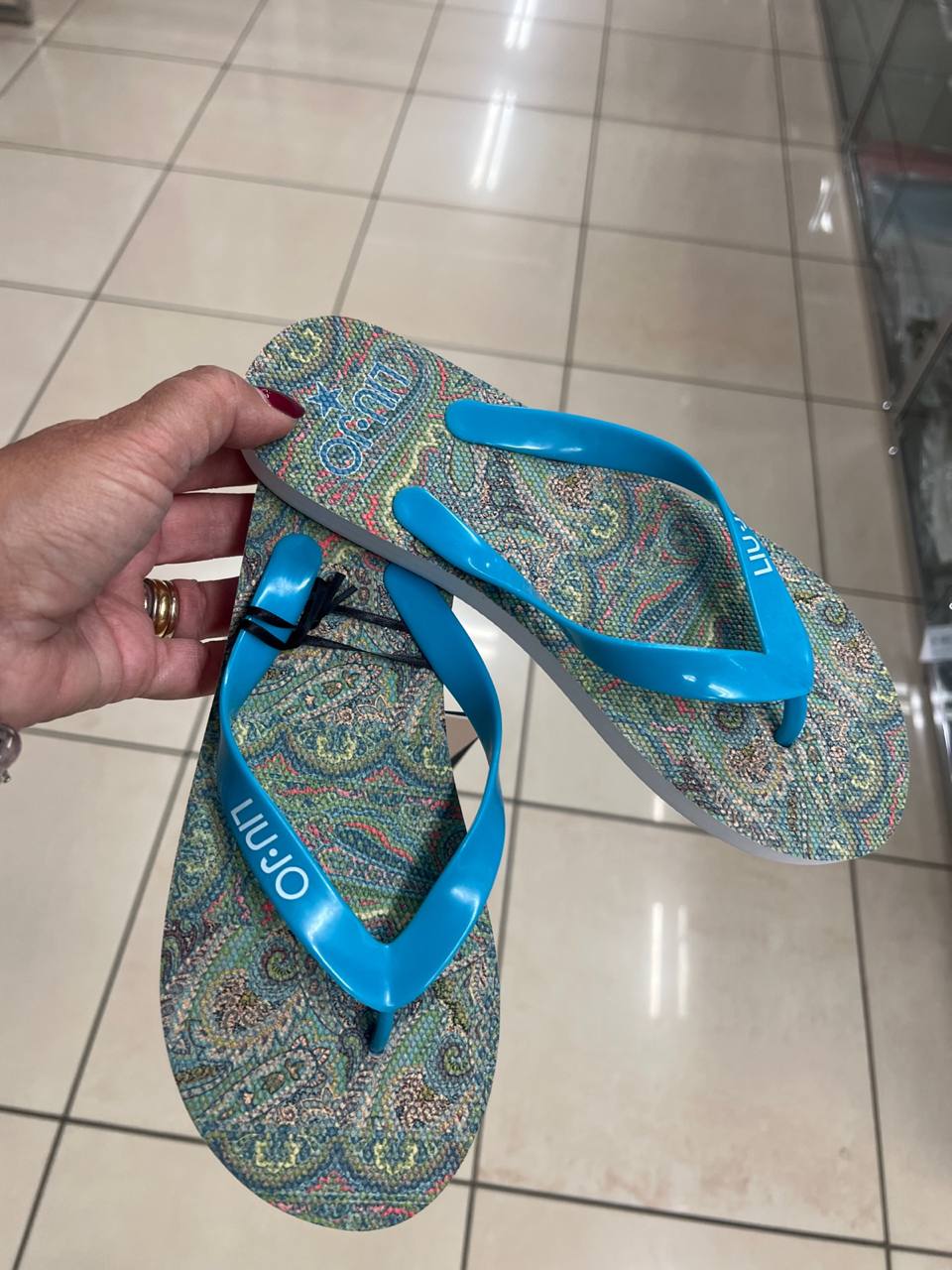 Фото Outlet