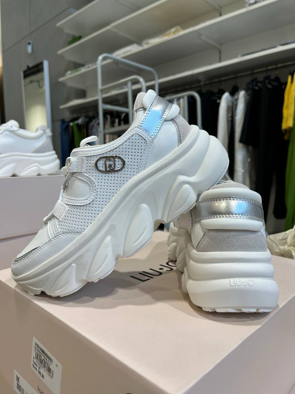 Фото Outlet