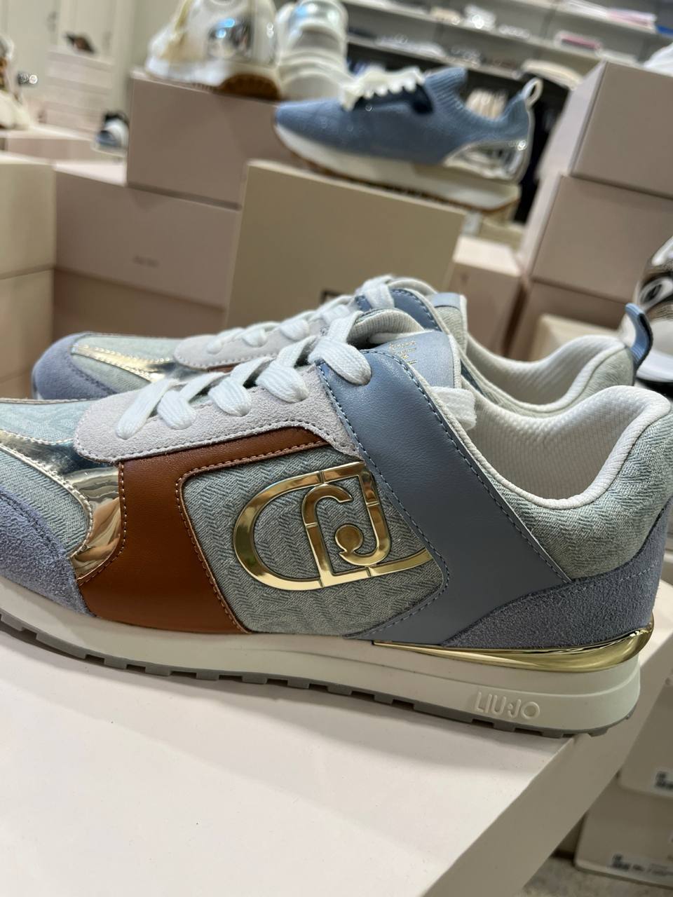 Фото Outlet