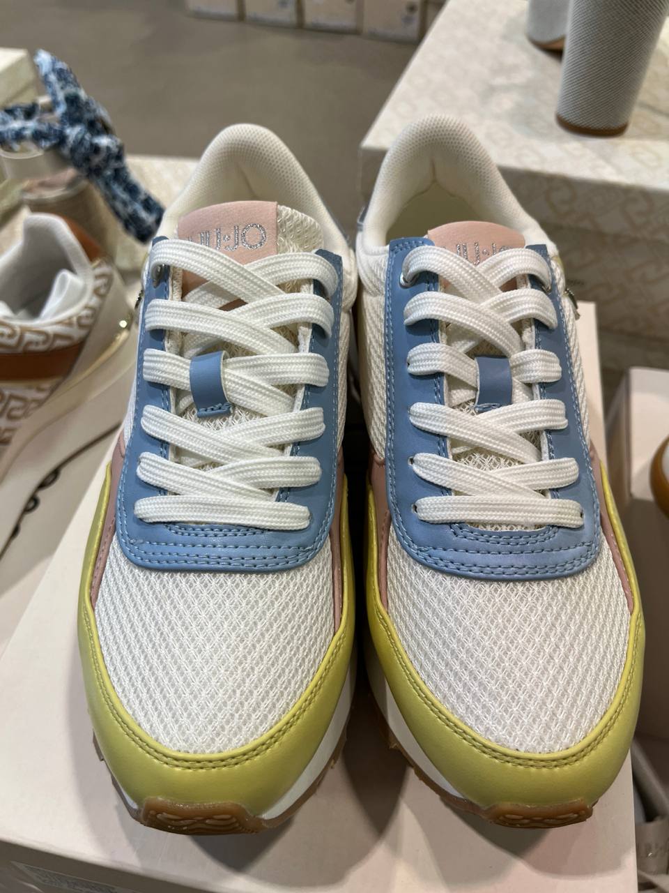 Фото Outlet