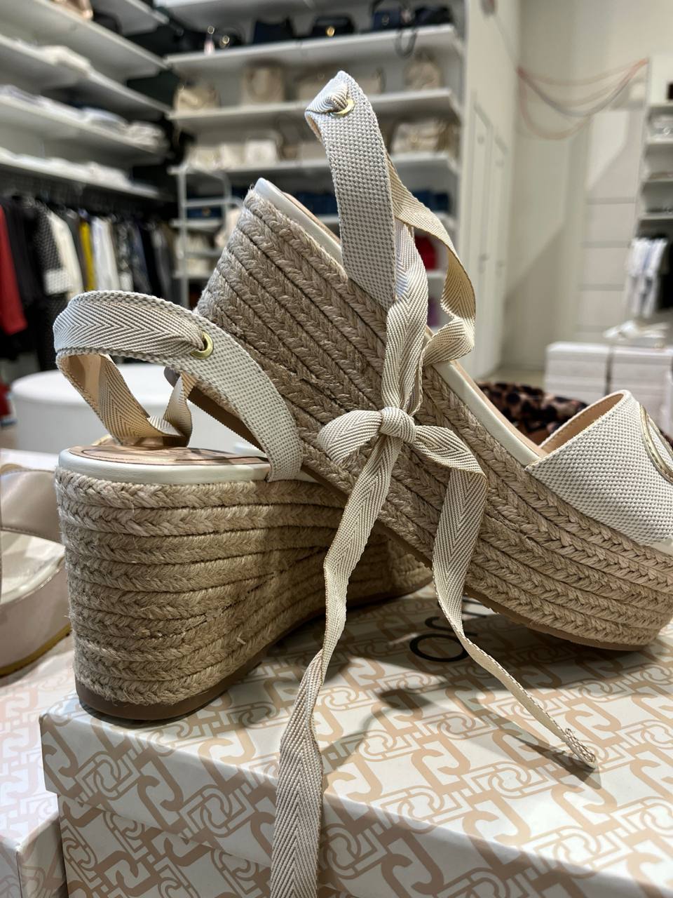 Фото Outlet