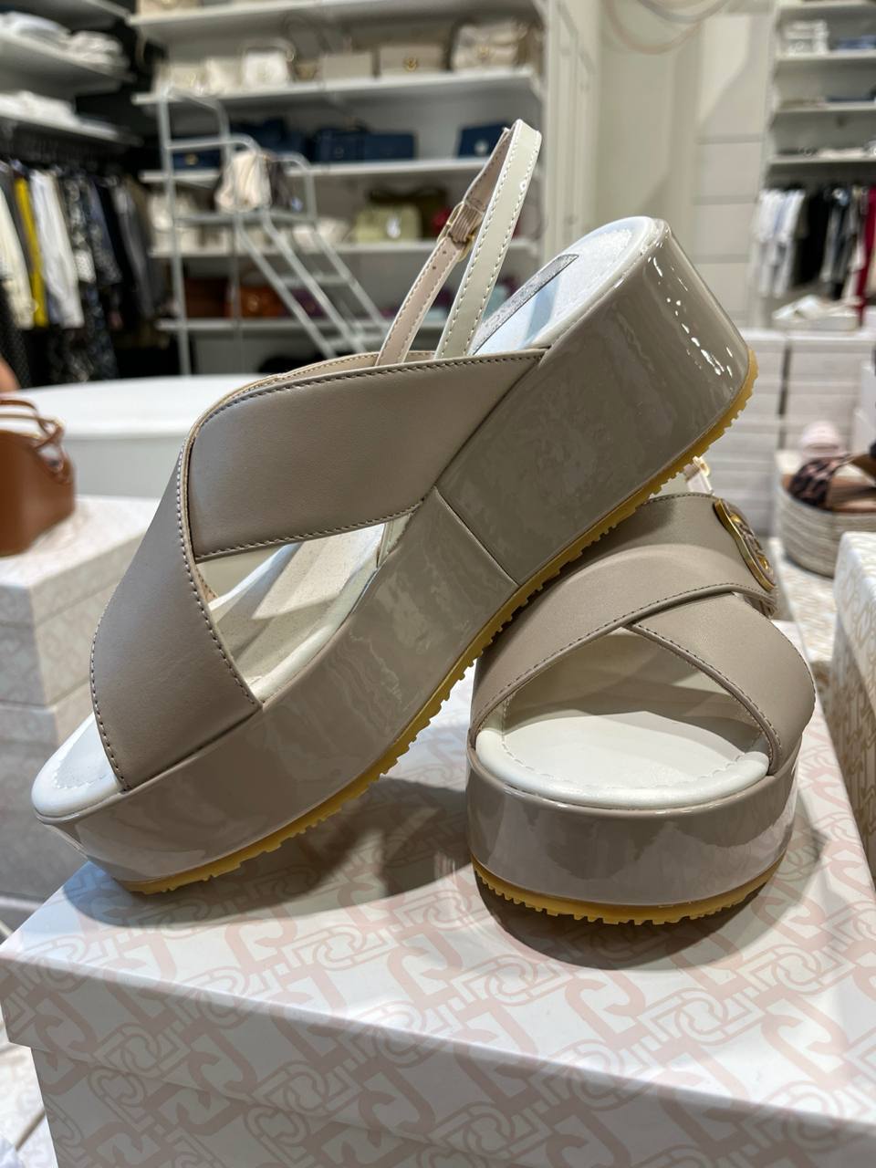 Итальянская одежда, бренд Outlet, арт. 74312586
