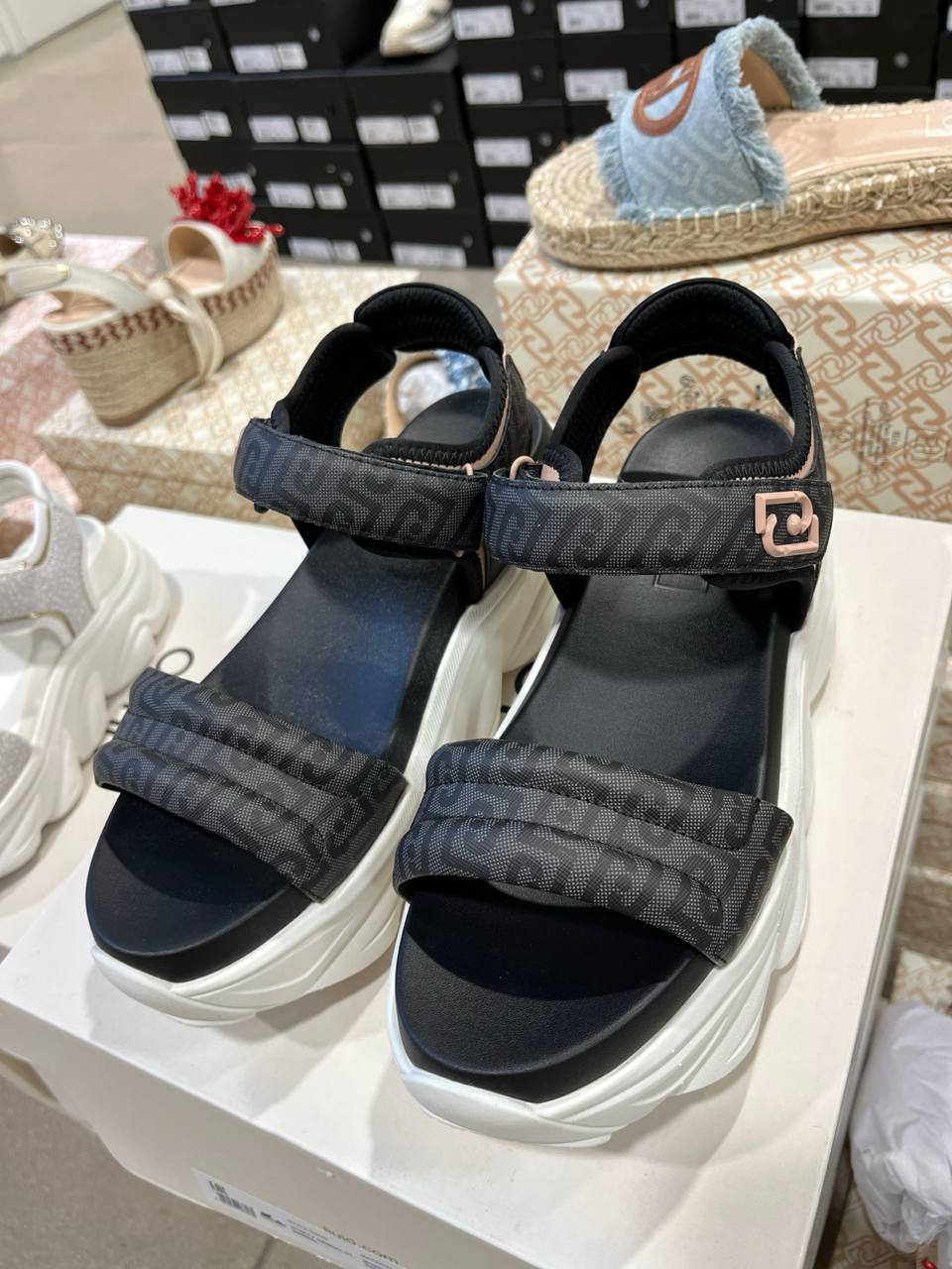 Итальянская одежда, бренд Outlet, арт. 74312666