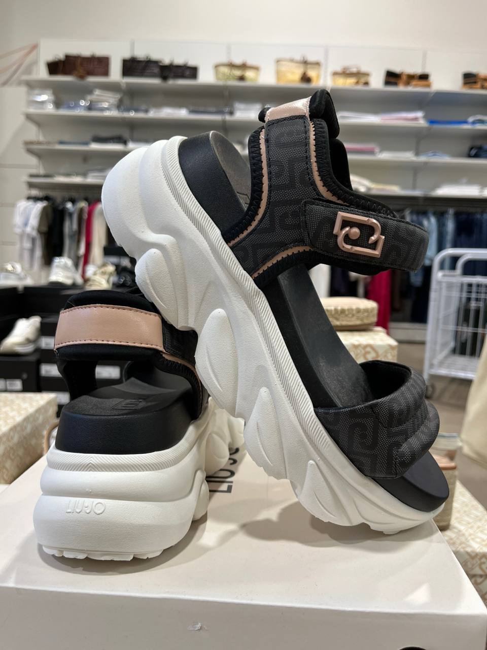 Фото Outlet
