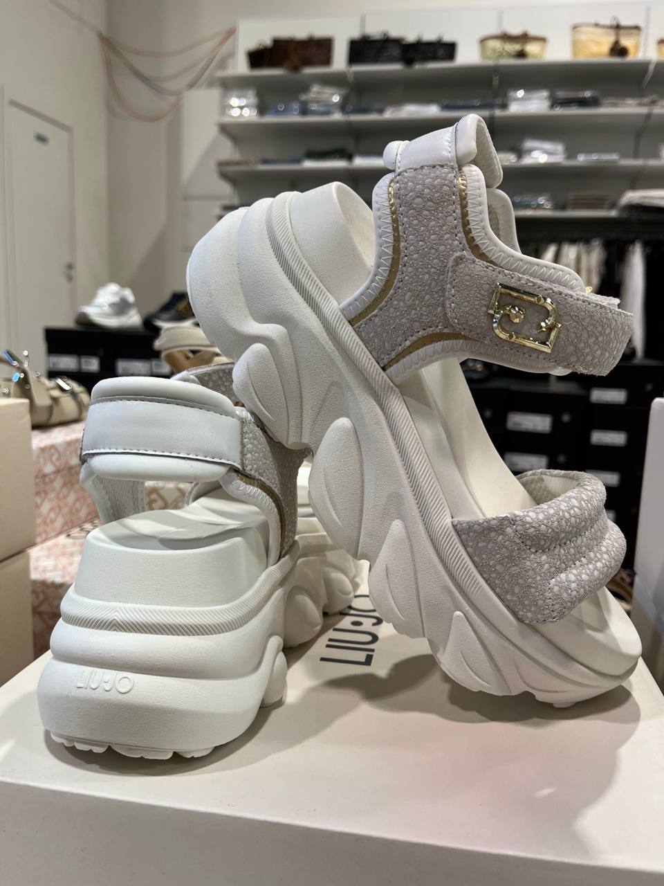 Фото Outlet
