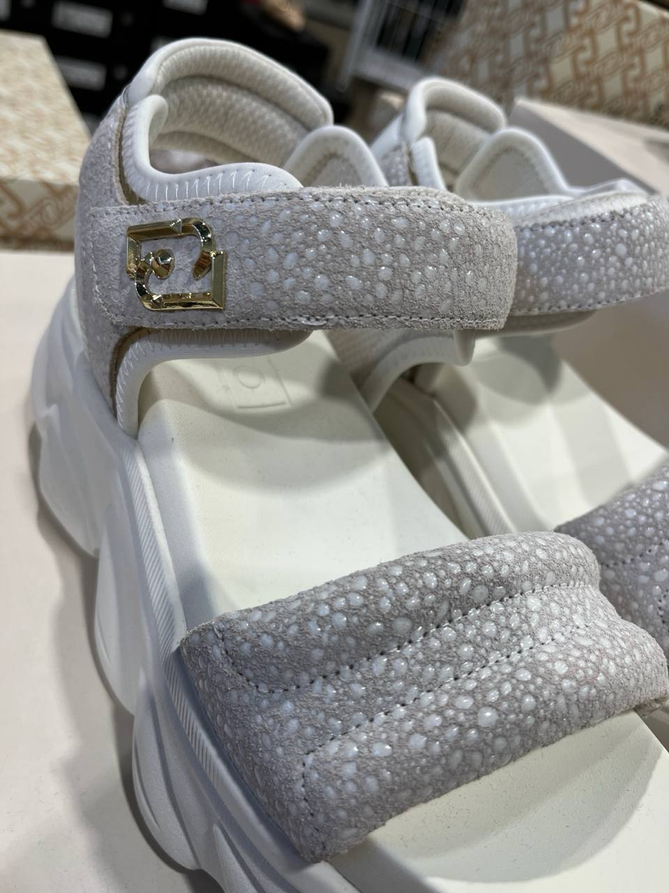 Фото Outlet