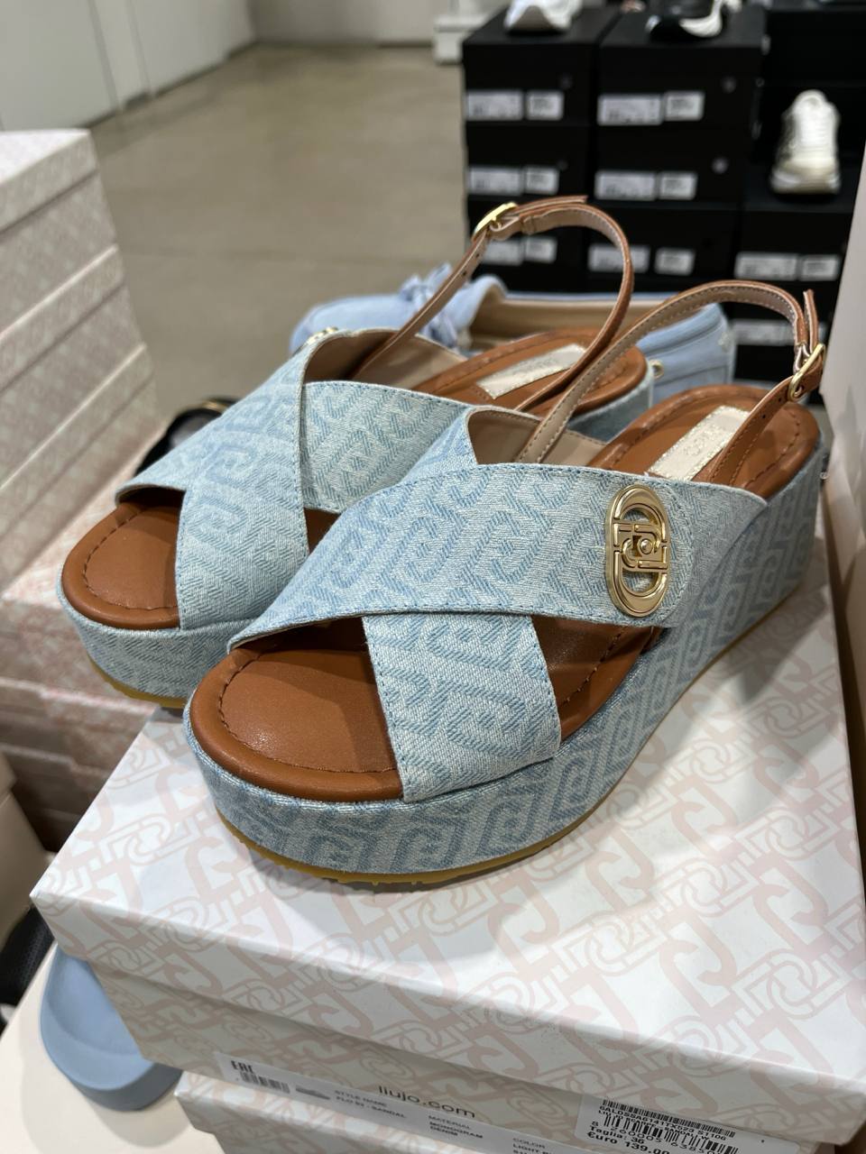 Фото Outlet