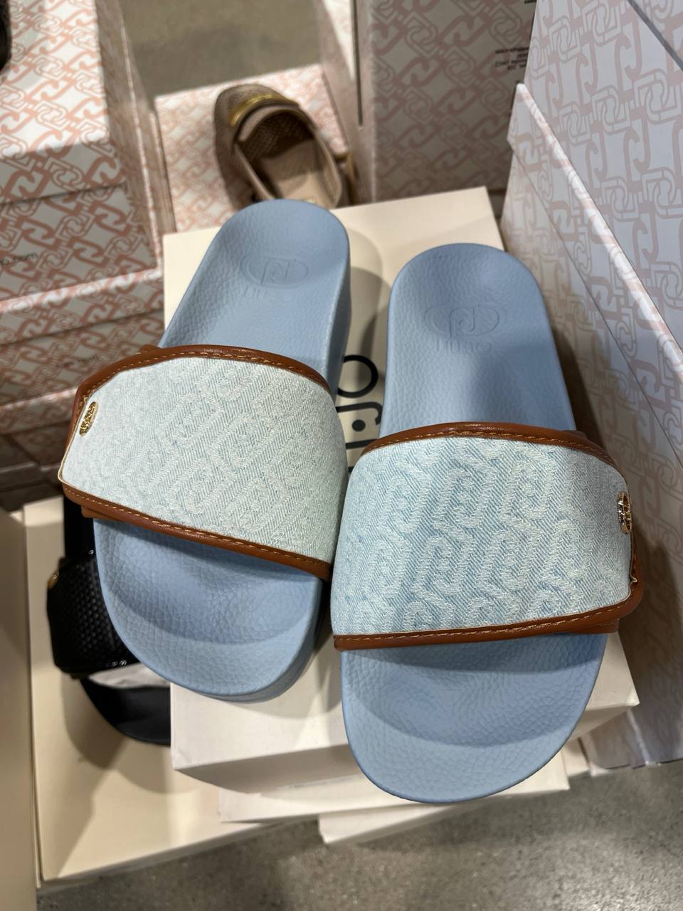 Фото Outlet