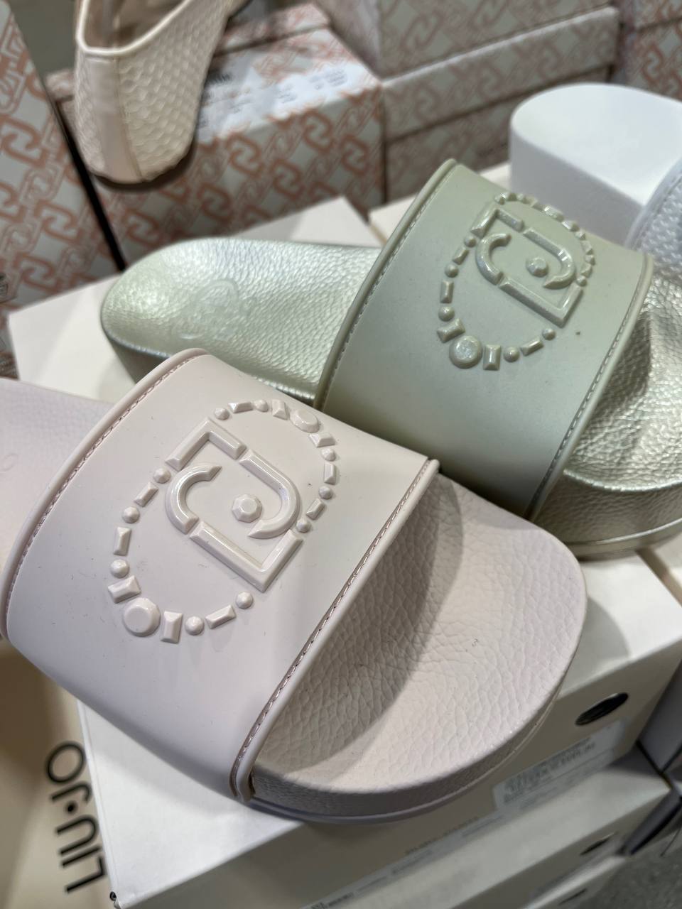 Фото Outlet