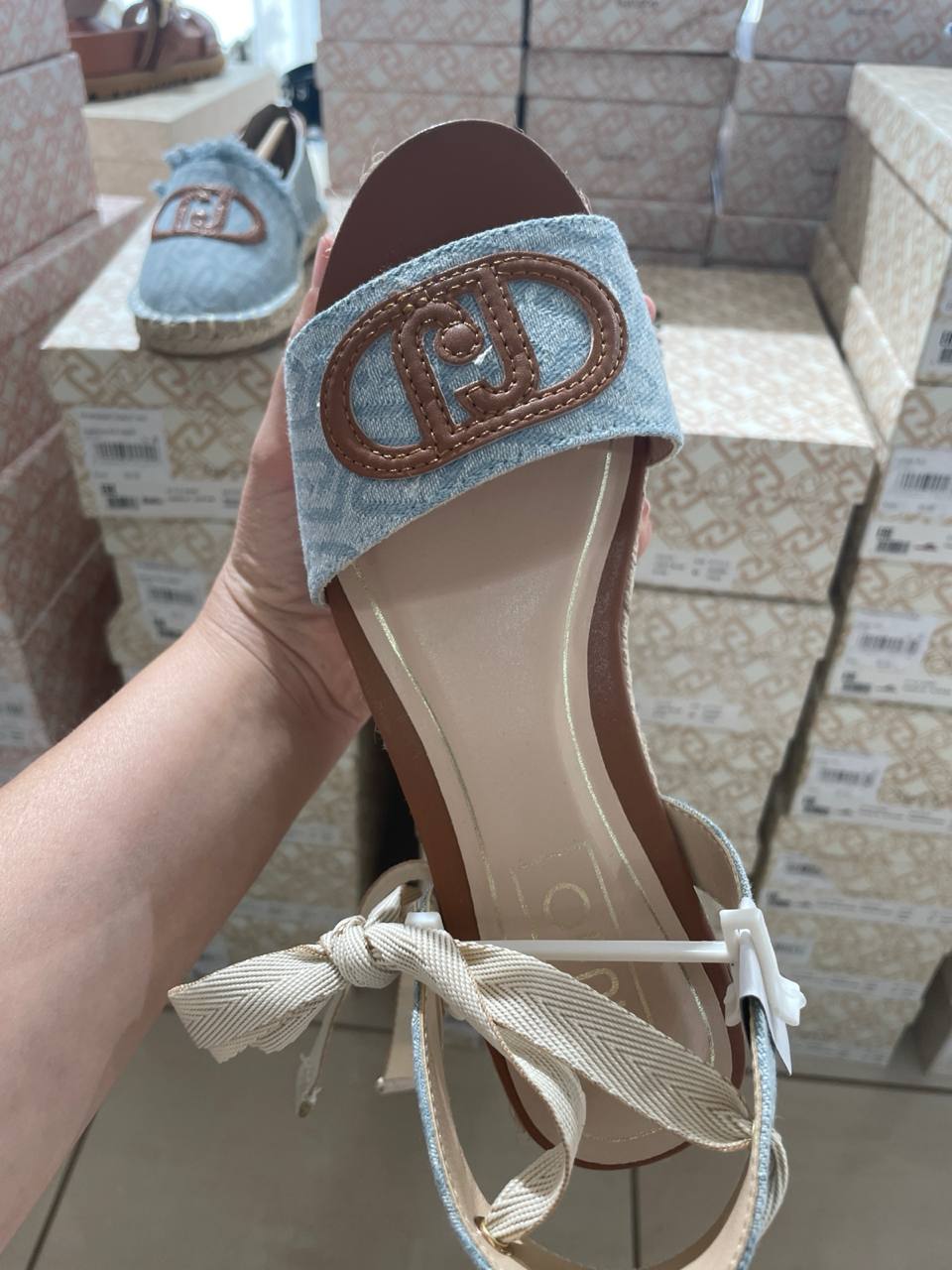 Итальянская одежда, бренд Outlet, арт. 74314567
