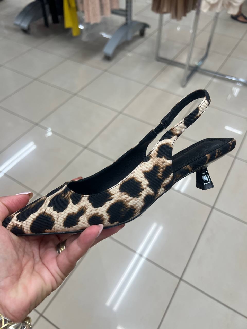 Итальянская одежда, бренд Outlet, арт. 74331213