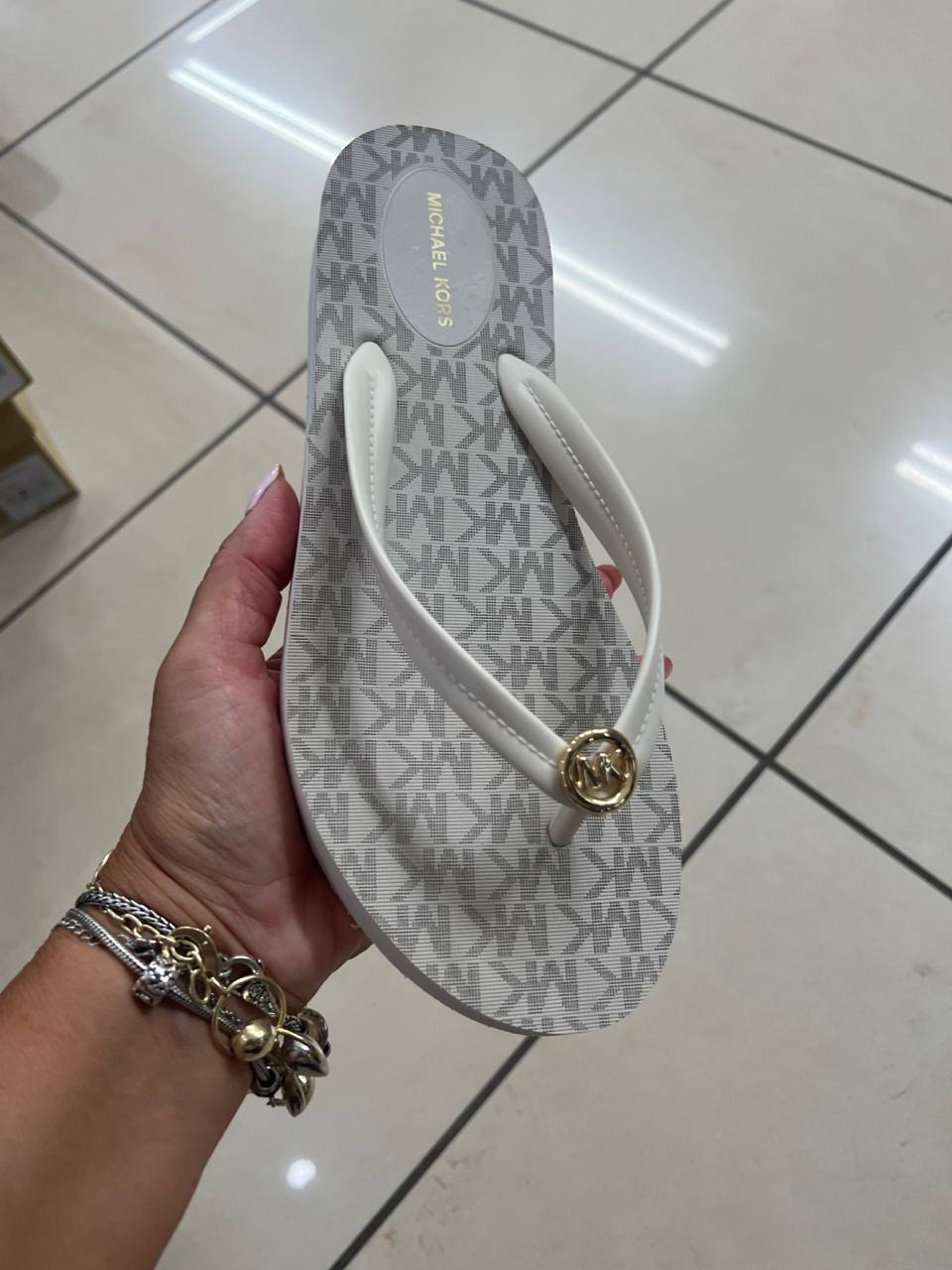 Фото Outlet