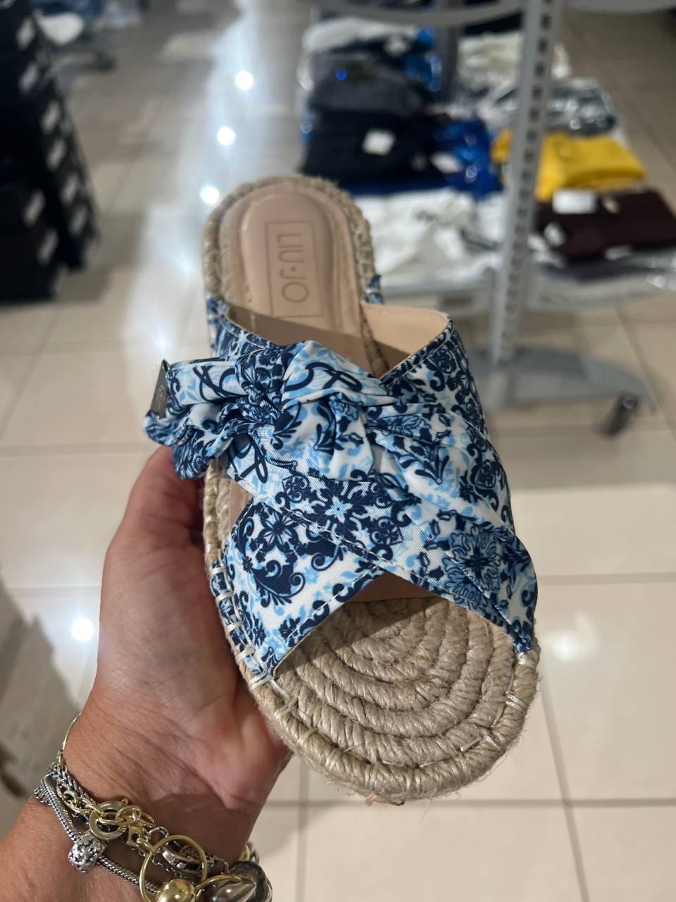 Фото Outlet
