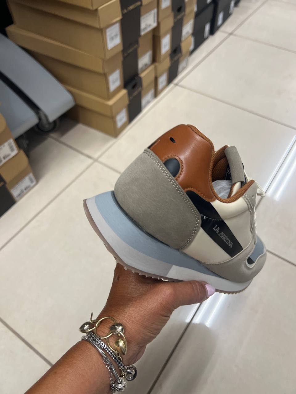Фото Outlet