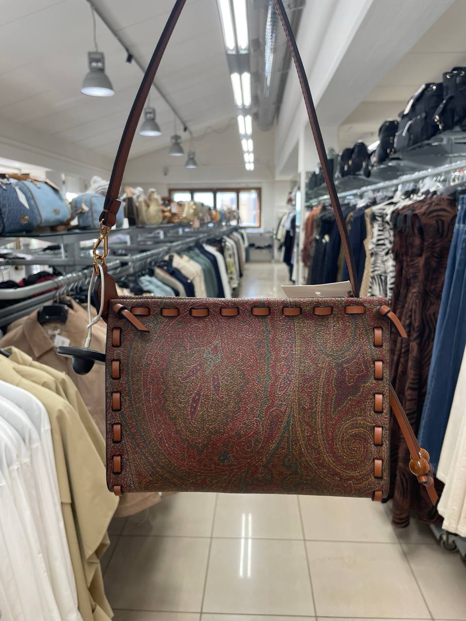 Итальянская одежда, бренд Outlet, арт. 74335795