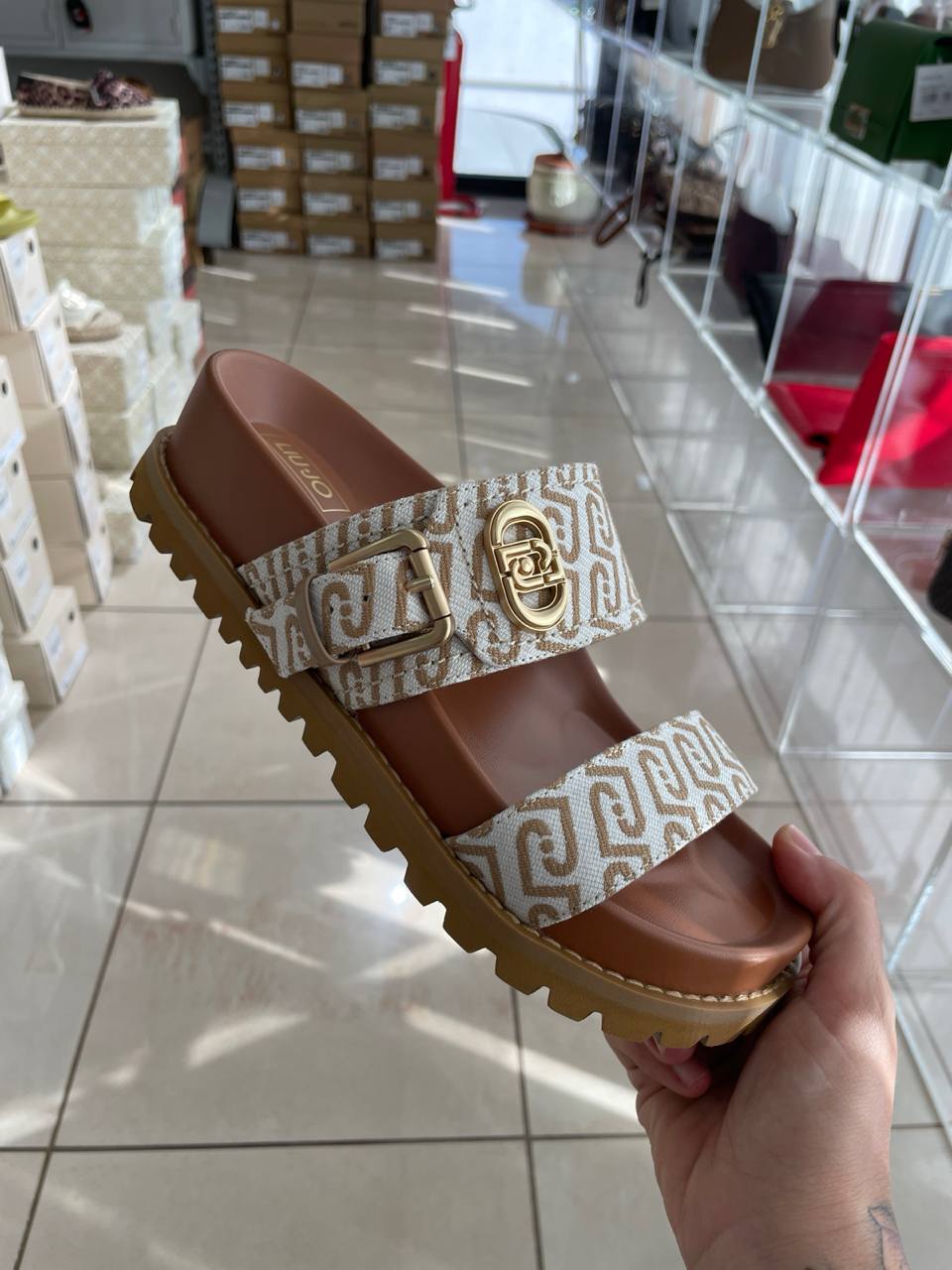 Итальянская одежда, бренд Outlet, арт. 74354437