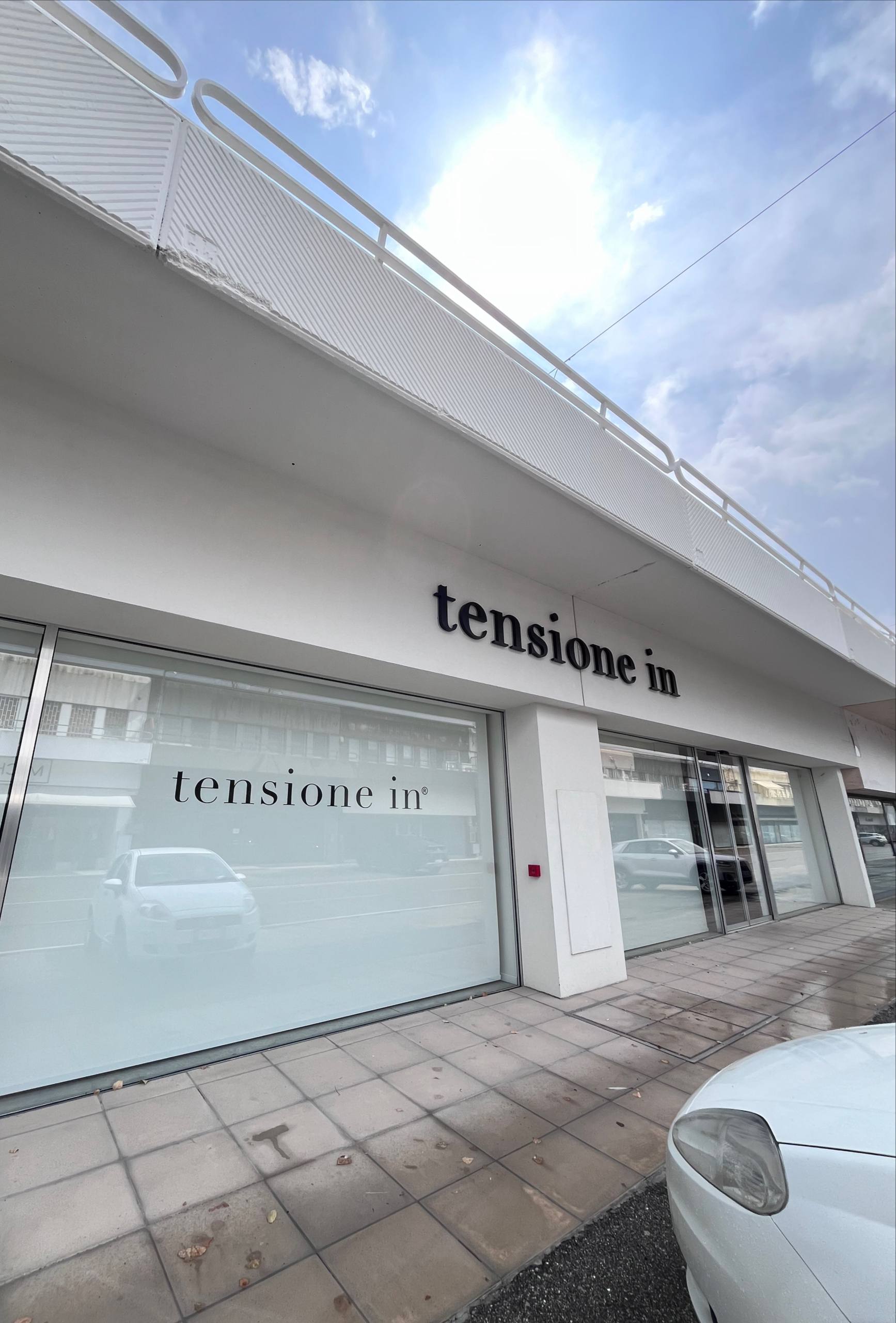 Фото Tensione in
