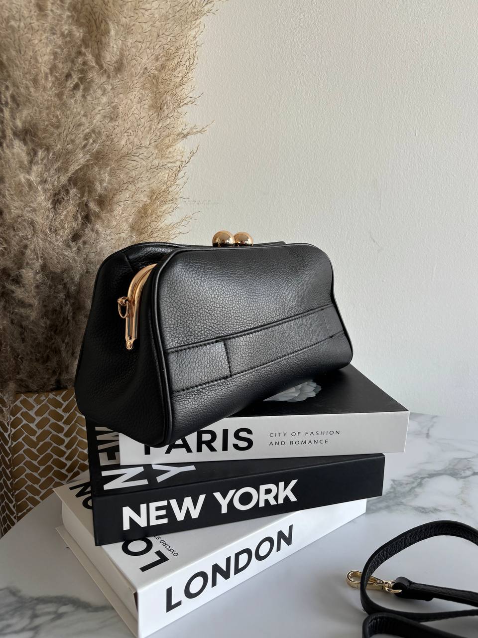 Фото Leather Country