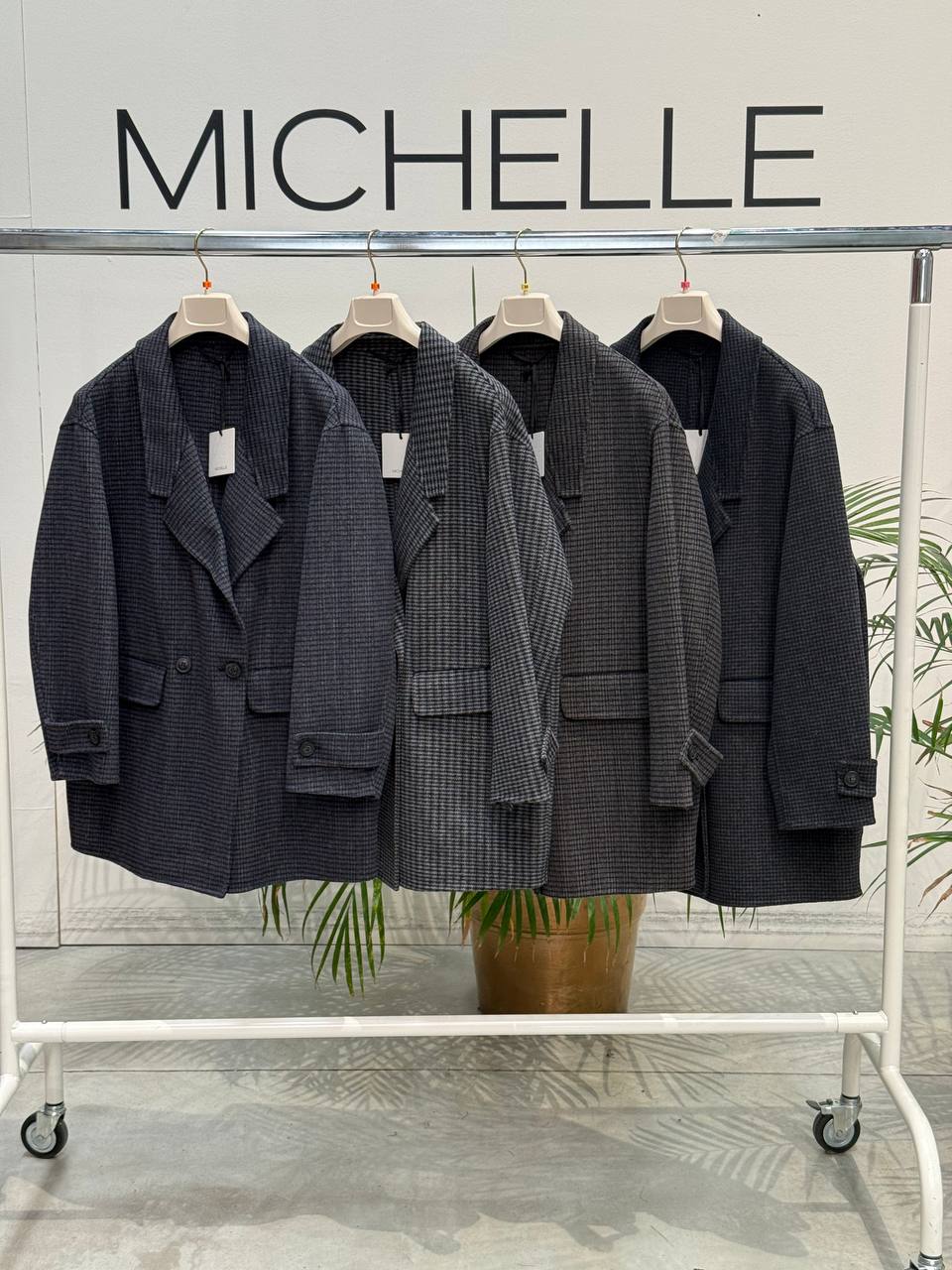 Amelie Follies (Michelle)