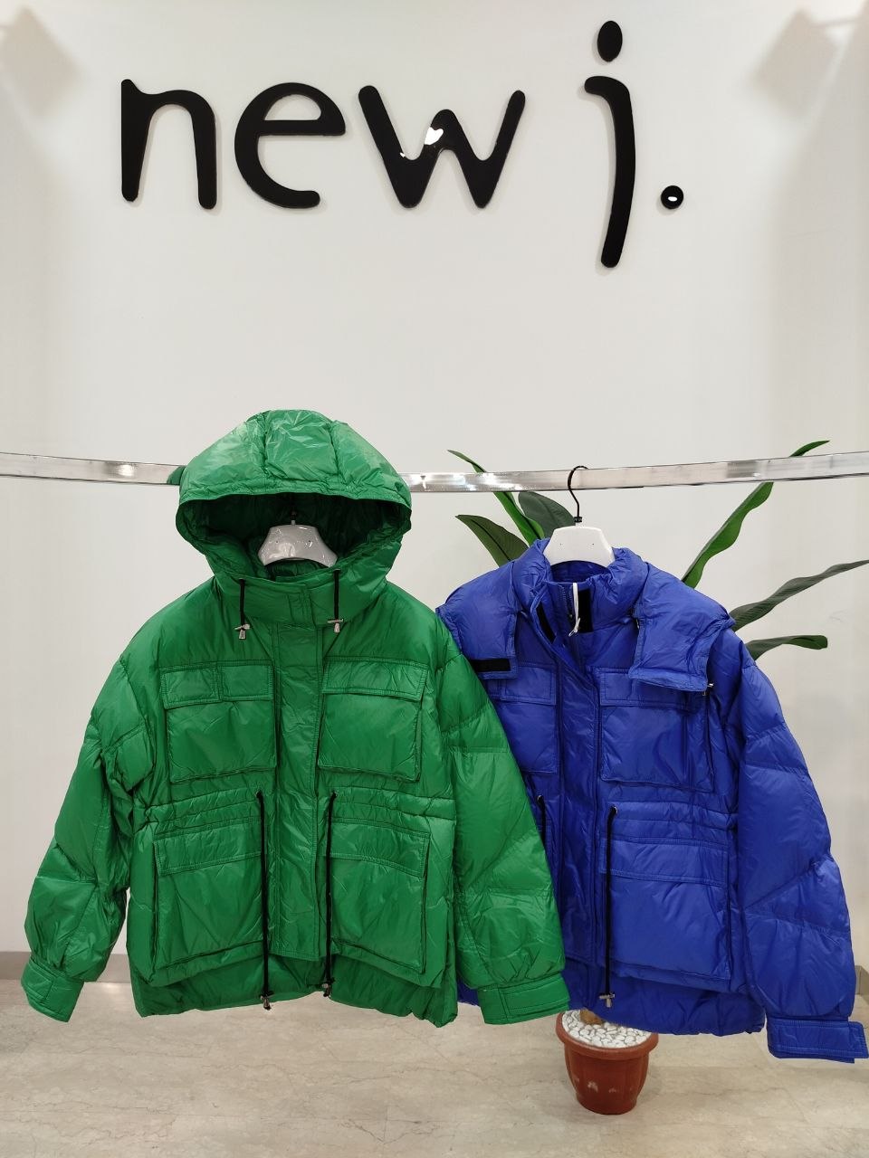 Фото New J