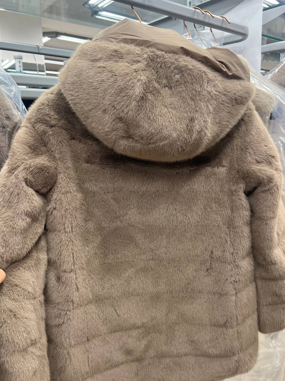 Итальянская одежда, бренд Outlet, арт. 74381151